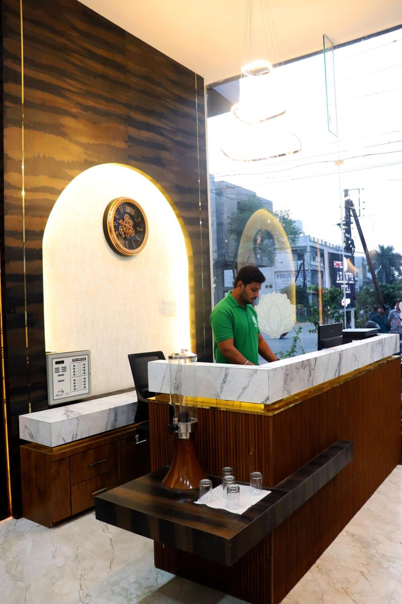 Hotel Aranyasutra Inaya, Indore Exterior foto